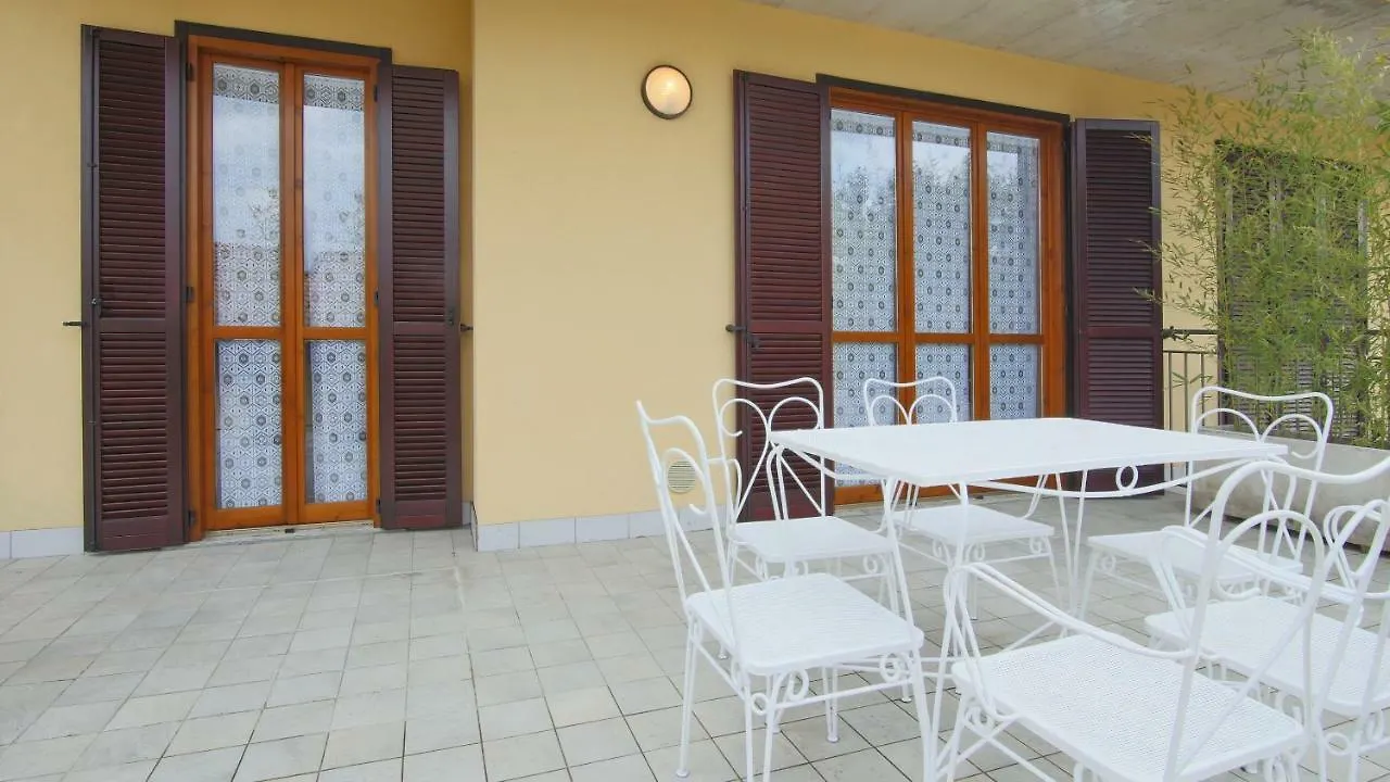 Appartamento Italianway - Piano delle Noci 2 Lanzo dʼIntelvi 0*,  Italia